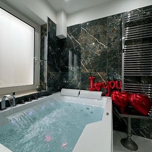 Nuance Suite & Rooms
